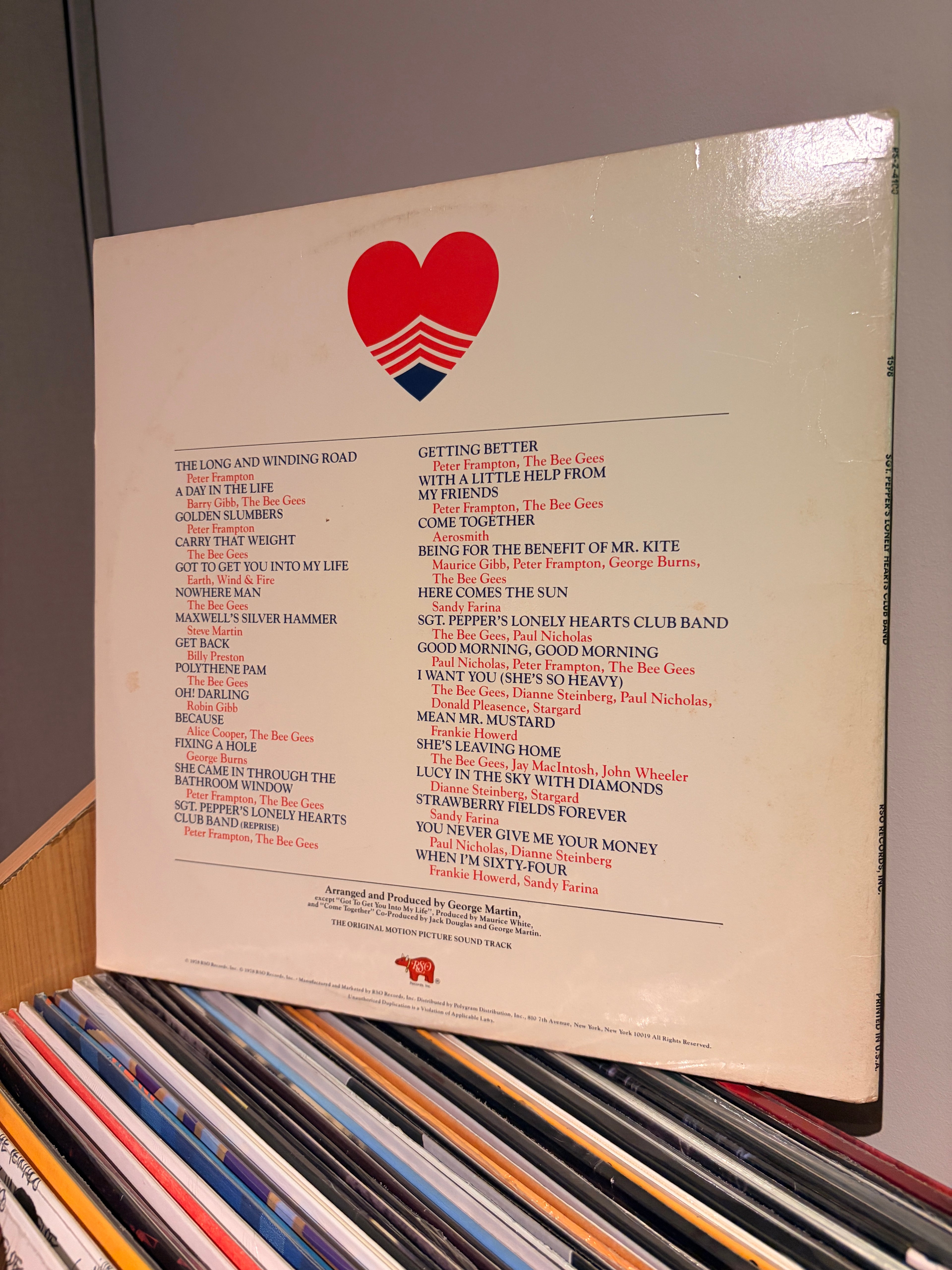 SGT. PEPPER`S Lonely Hearts Club Band Peter Frampton Bee Gees (tributo a The Beatles)