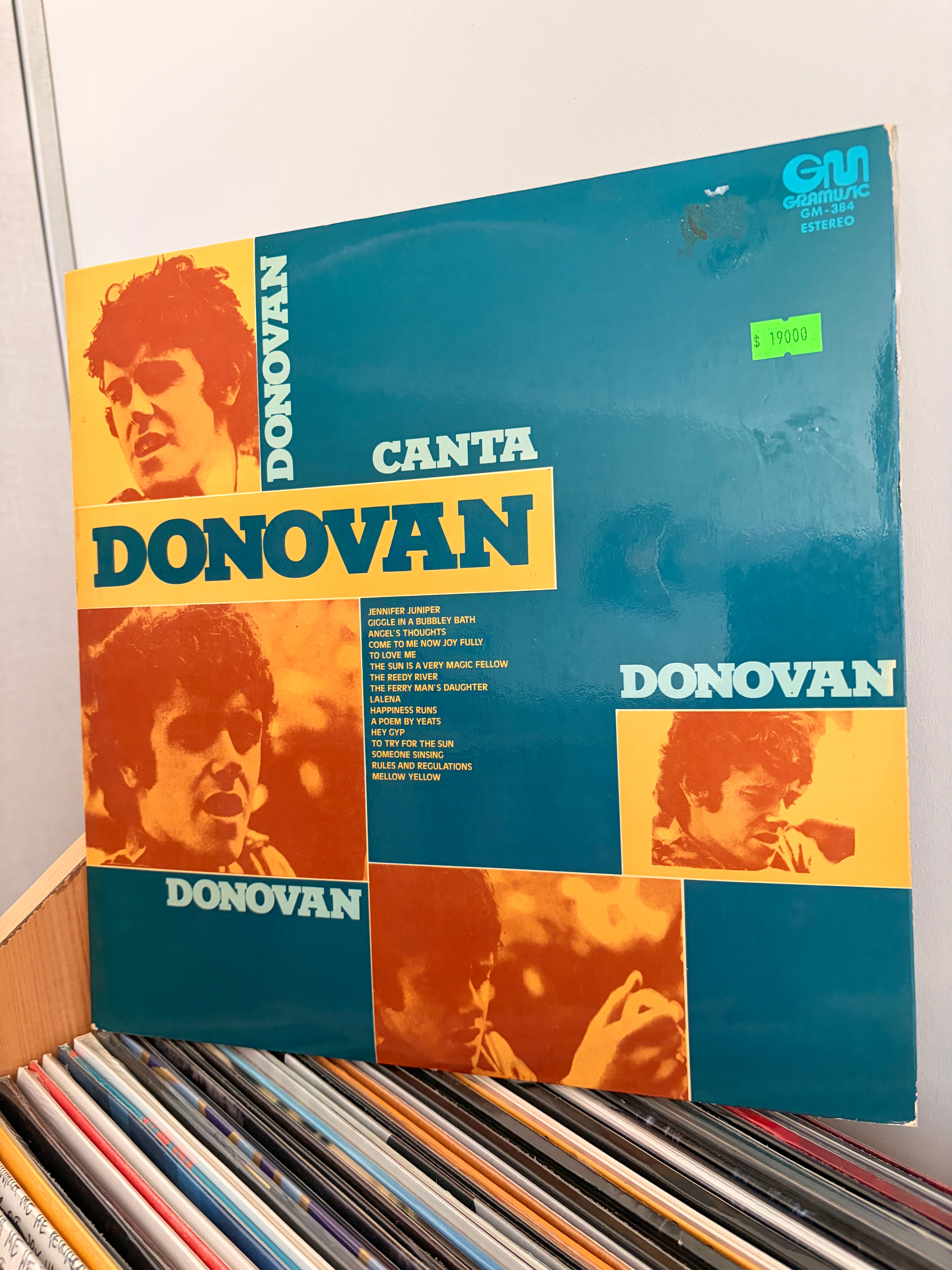 DONOVAN canta DONOVAN