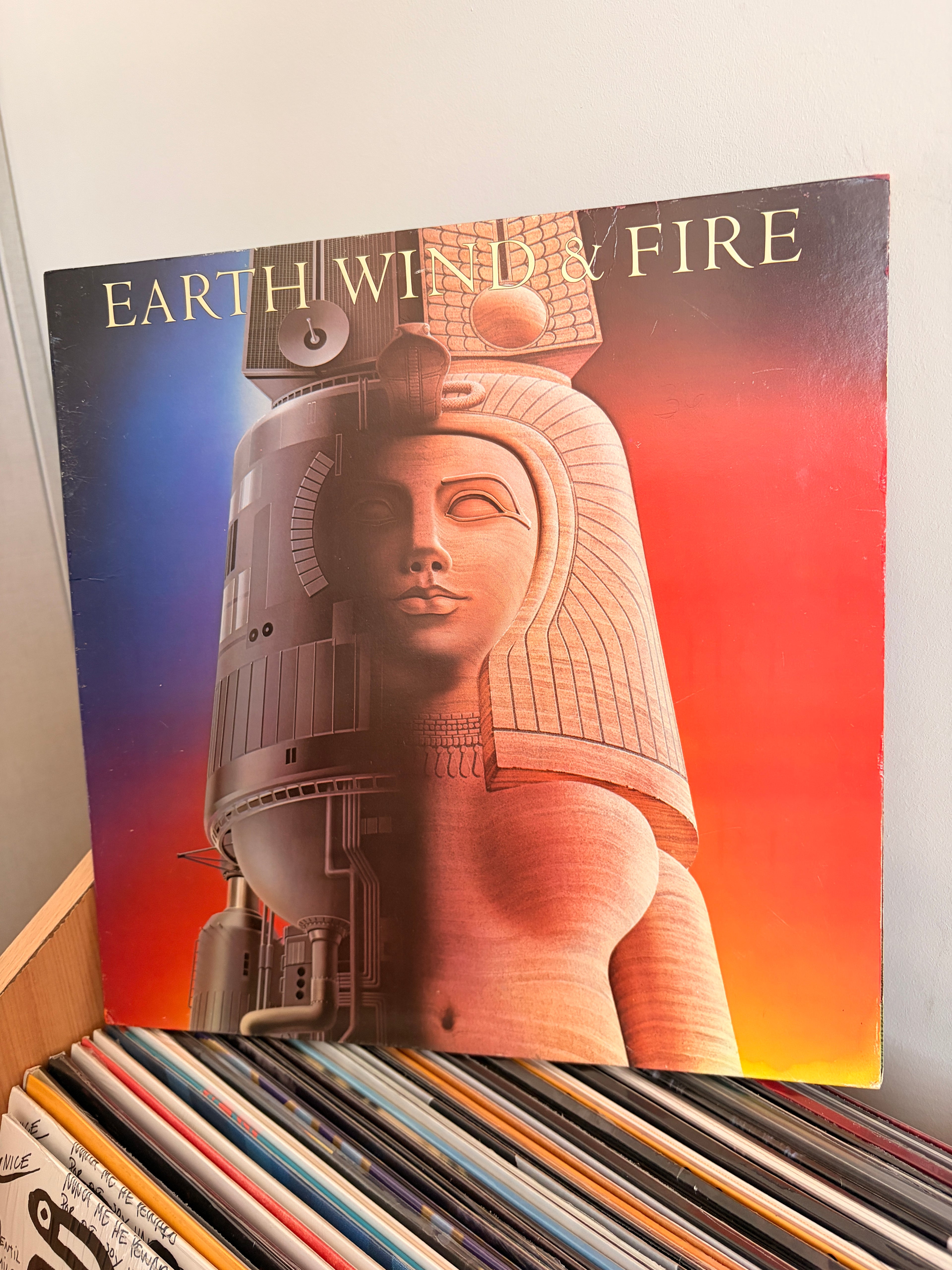 EARTH WIND & FIRE Raise!