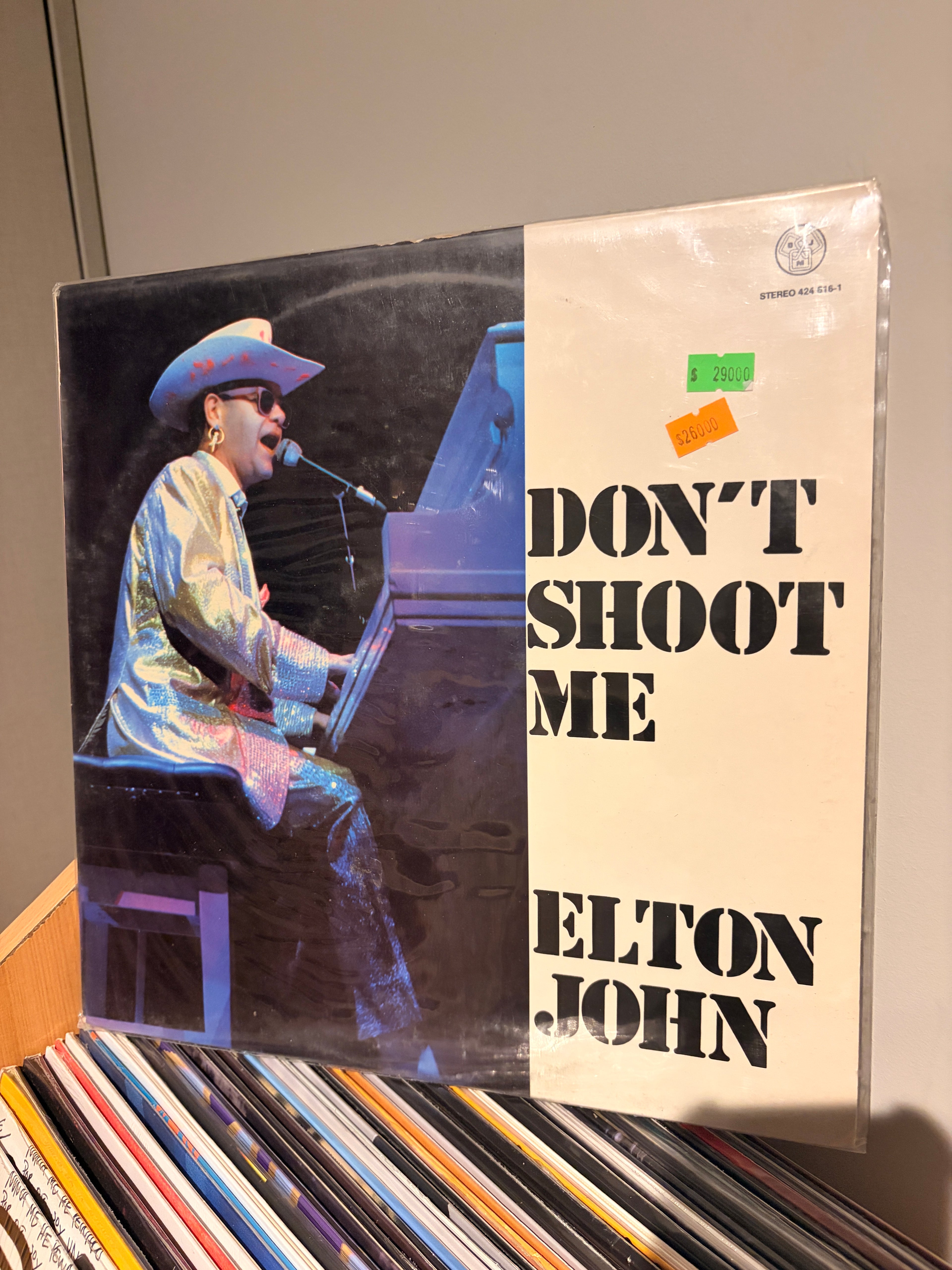 ELTON JOHN Don`t shoot me