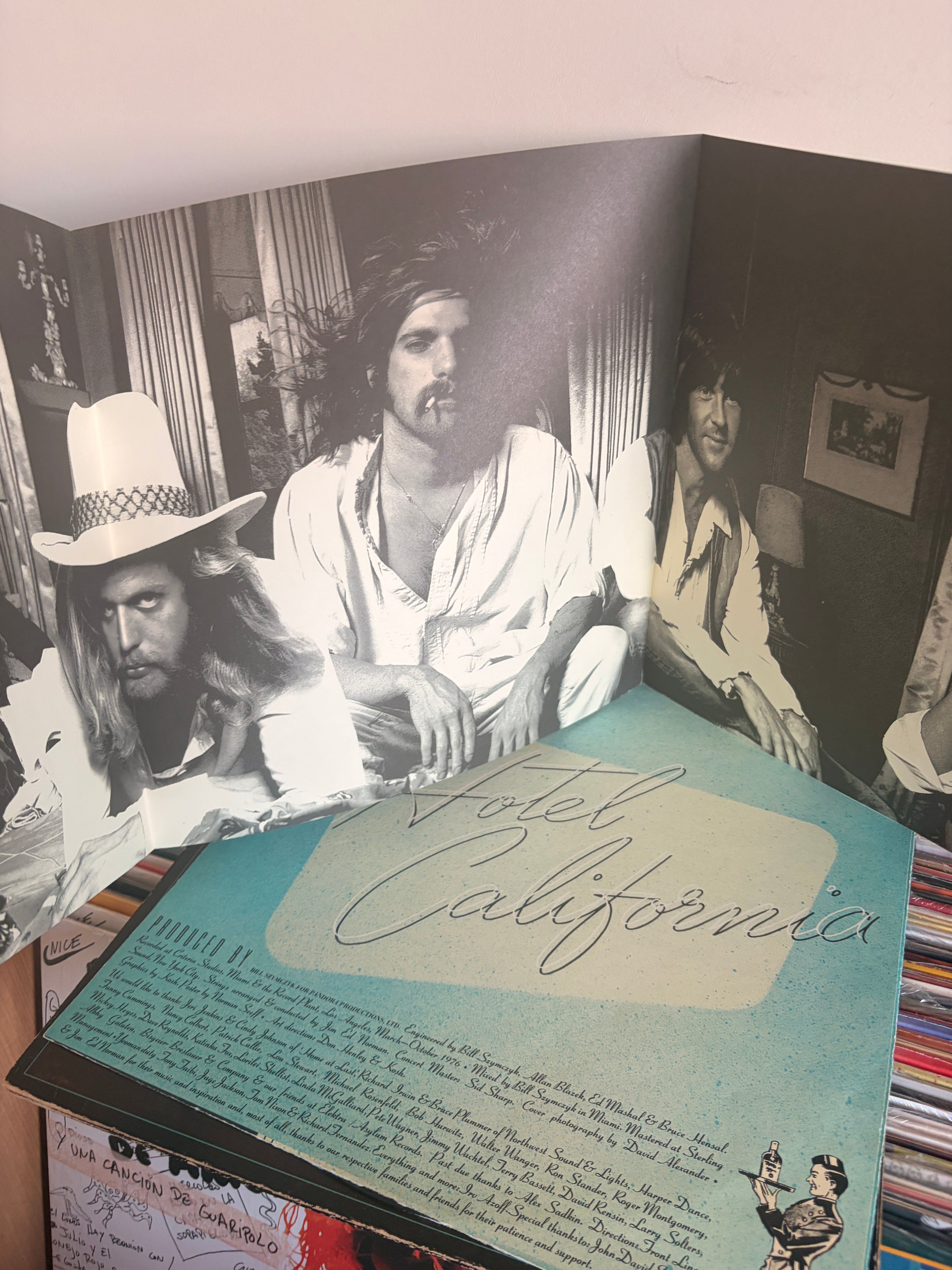 EAGLES Hotel California