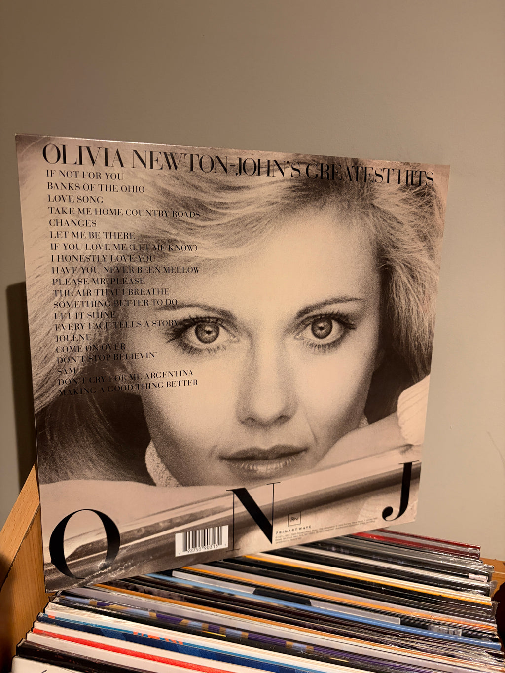 OLIVIA NEWTON JOHN`S Greatest Hits