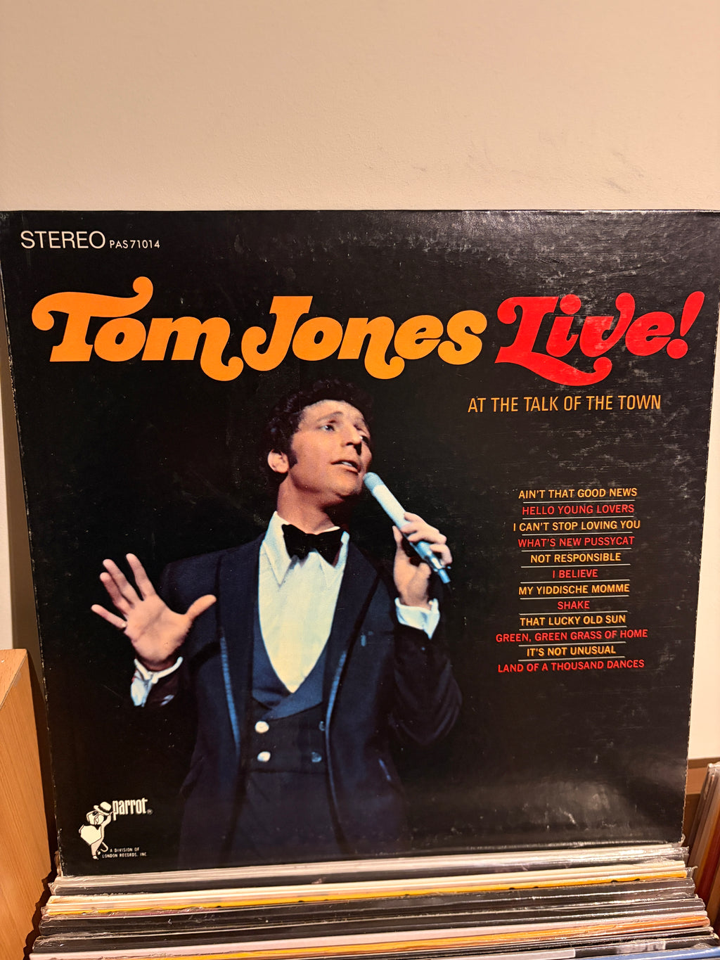 TOM JONES Live!