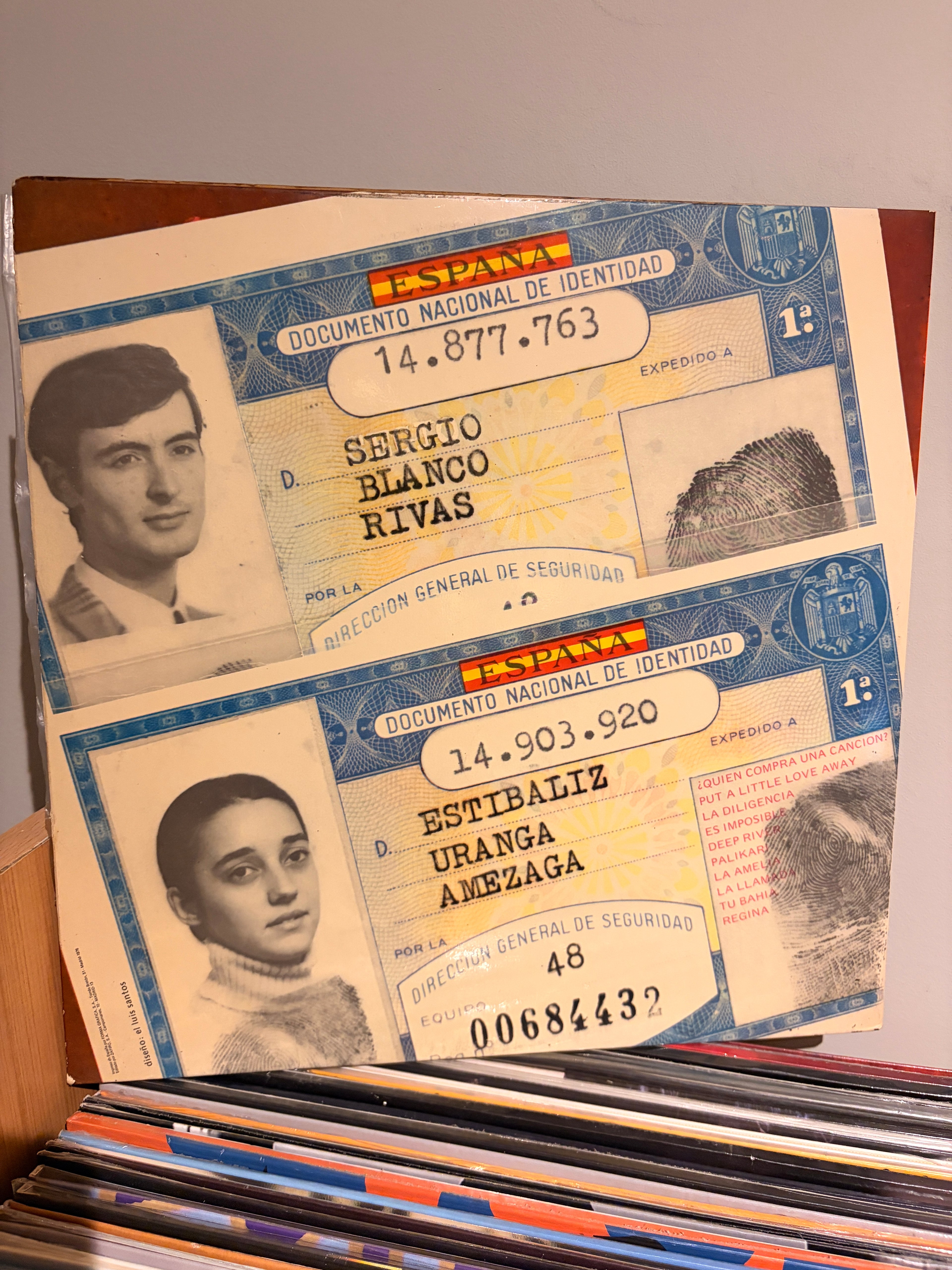 SERGIO Y ESTIBALIZ ¿Quién compra una canción?