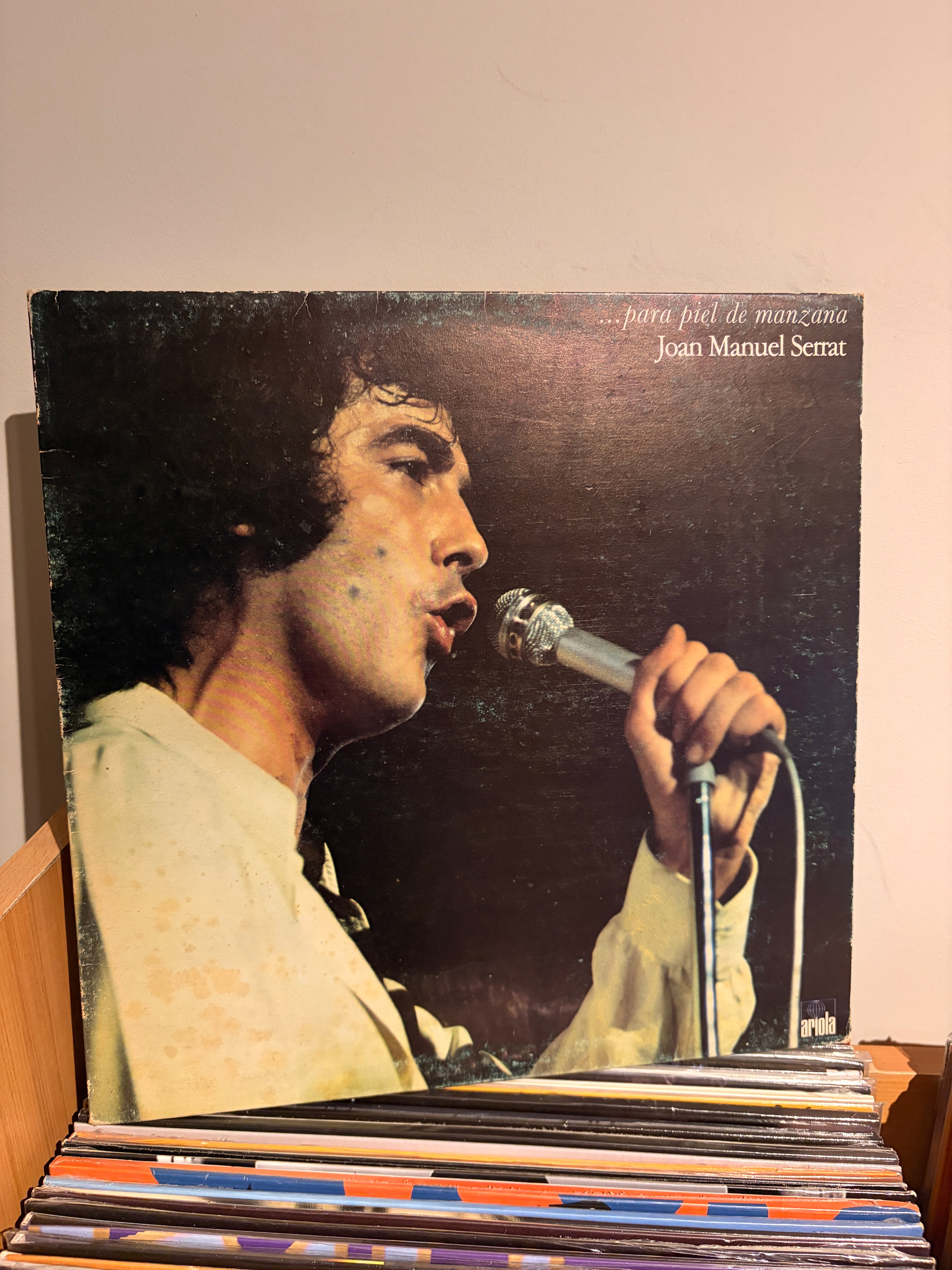JOAN MANUEL SERRAT ...para piel de manzana