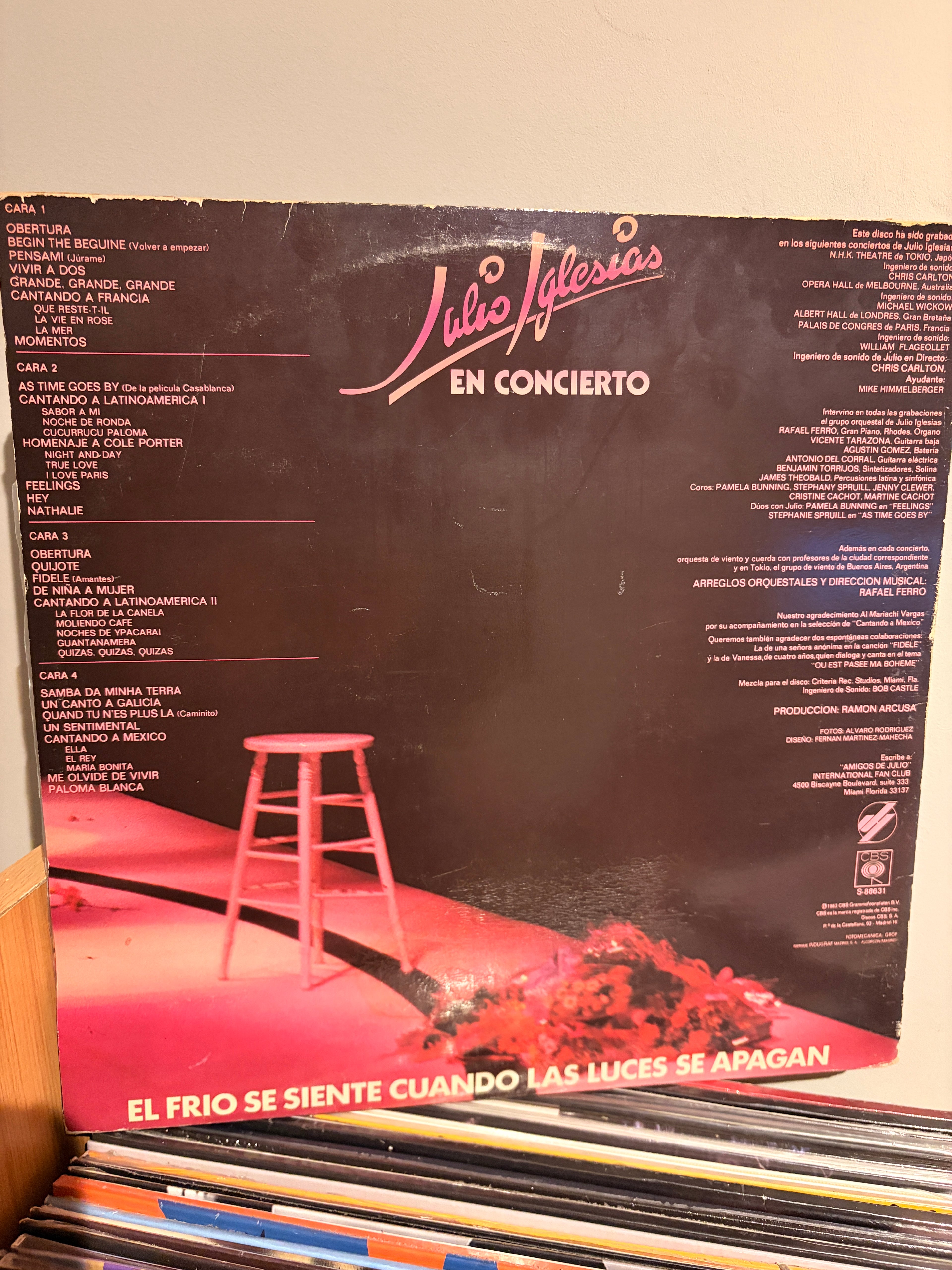 JULIO IGLESIAS En concierto