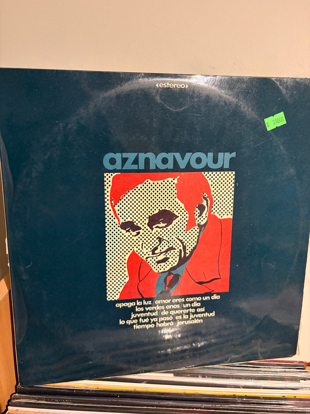 AZNAVOUR Canta en español