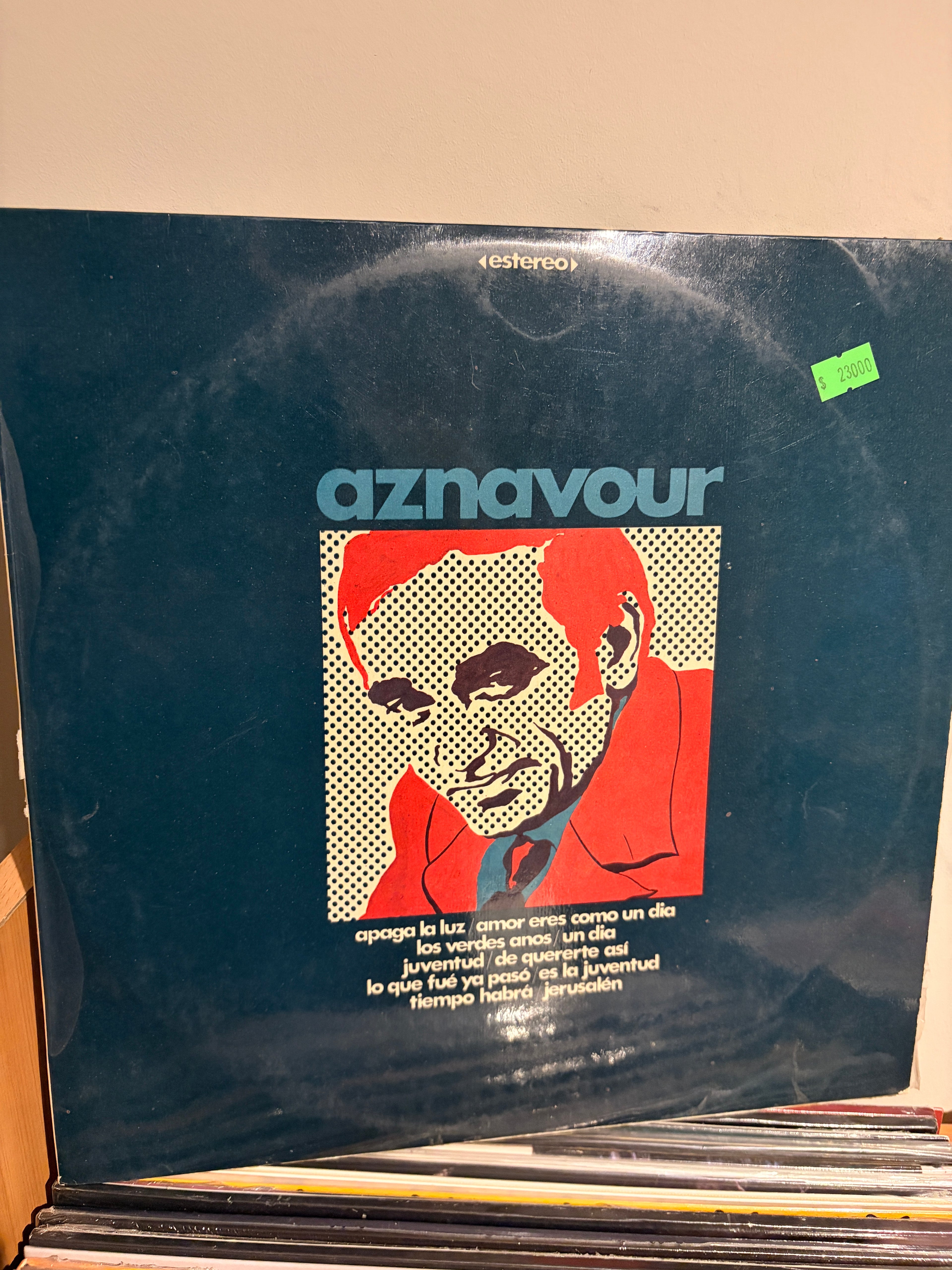 AZNAVOUR Canta en español