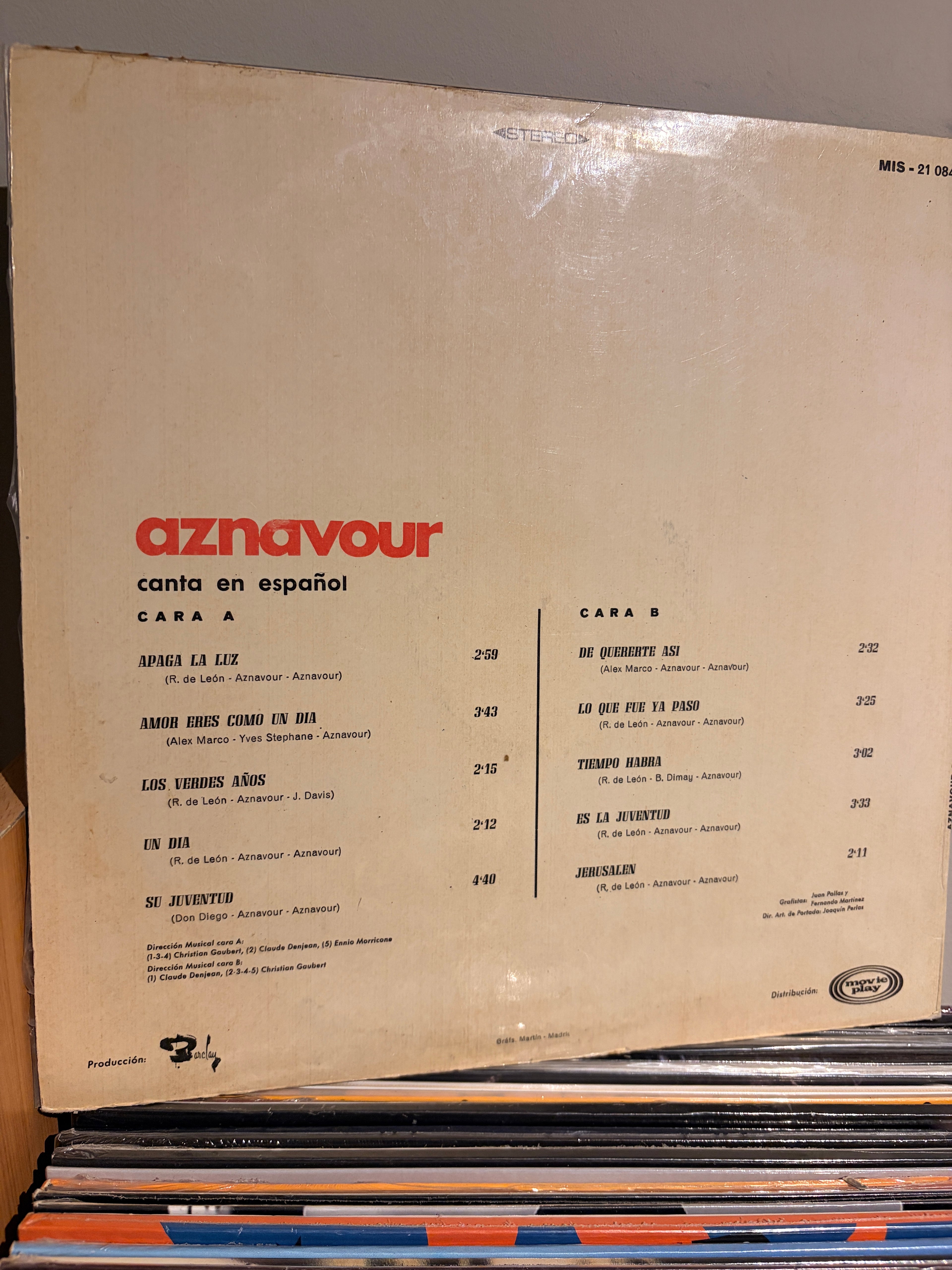 AZNAVOUR Canta en español
