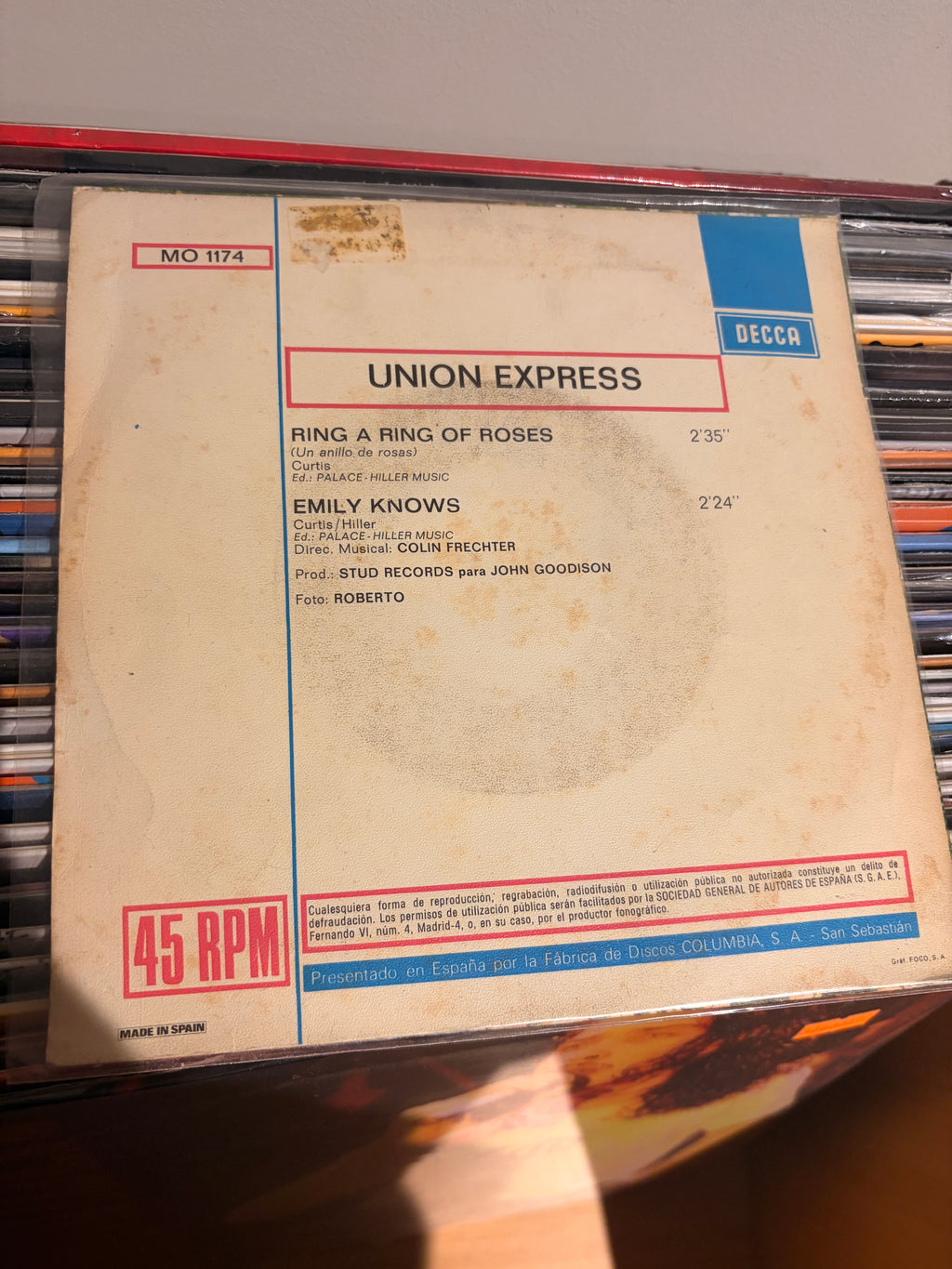 UNION EXPRESS Un anillo de rosas / Emily knows