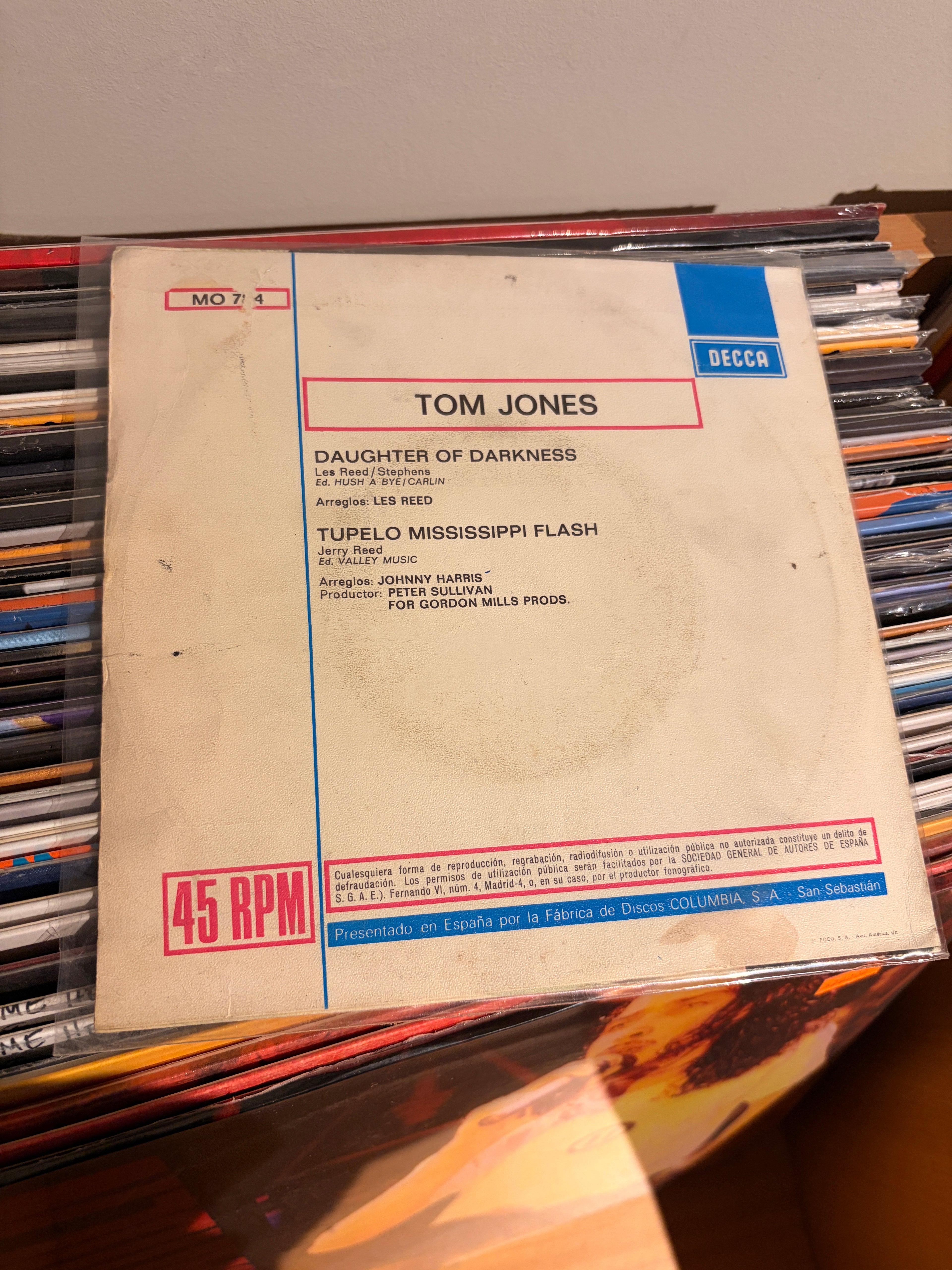 TOM JONES Daughter of darkness / Tupelo mississippi flash
