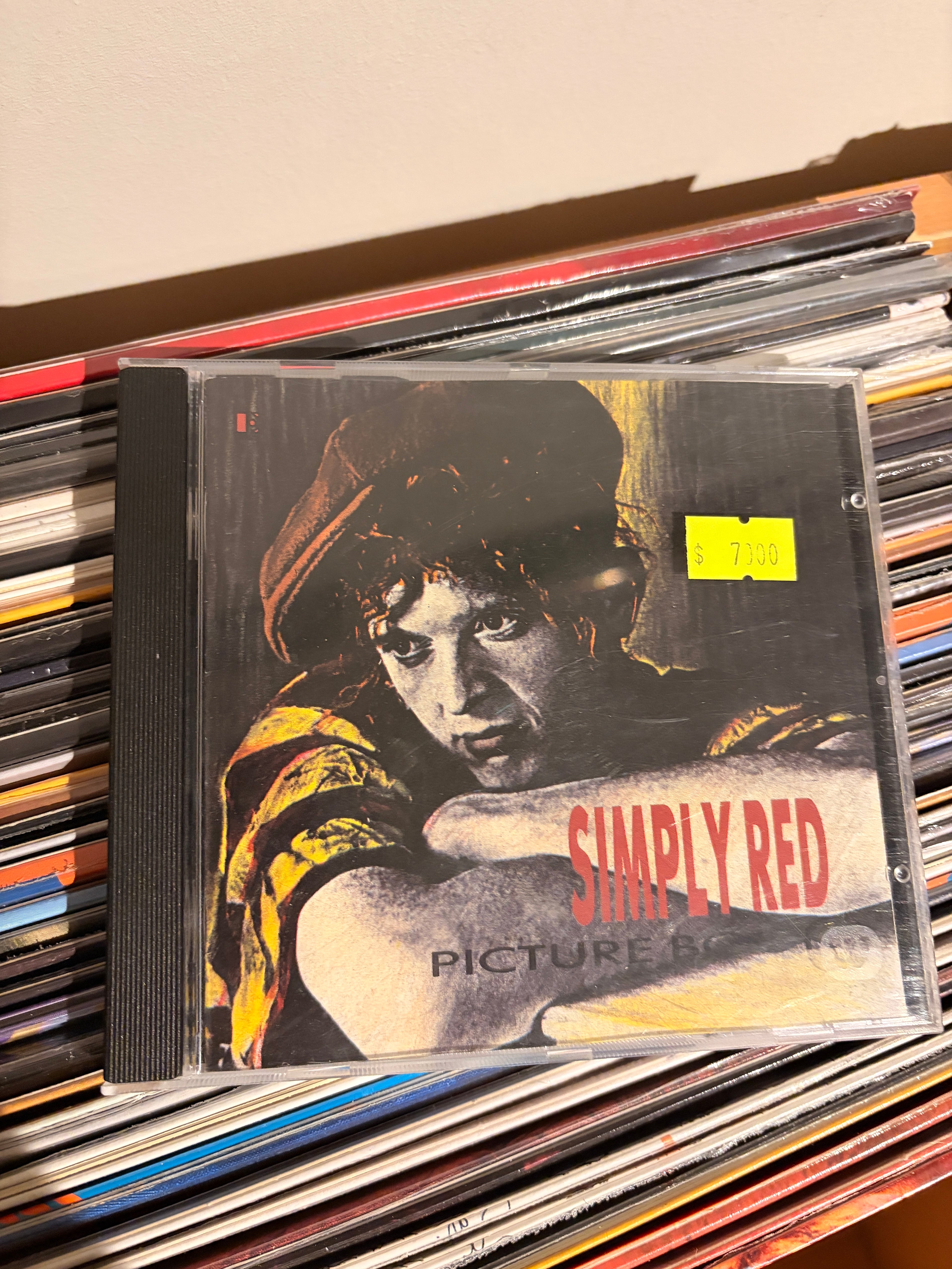 SIMPLY RED Picture book